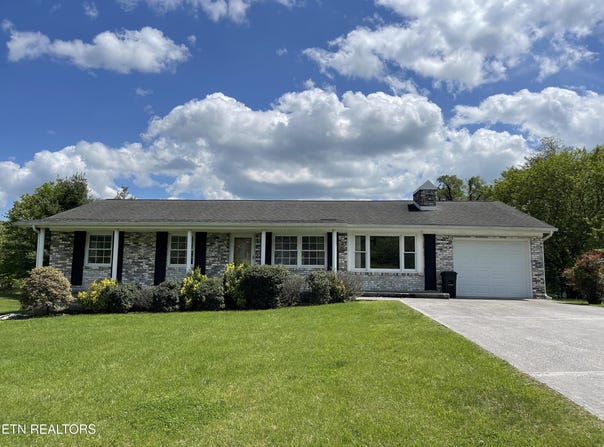 115 Morningside Park, LaFollette, TN 37766