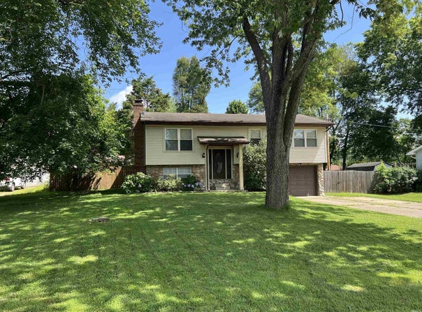 7366 Oakdale Drive, Newburgh, IN 47630