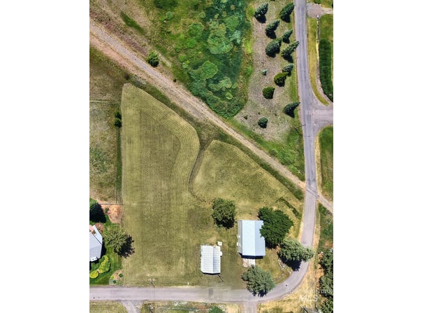 421 Merrill Ave, Craigmont, ID 83523