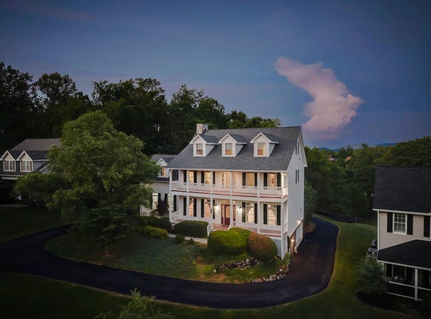5975 Landview Dr, Roanoke, VA 24018