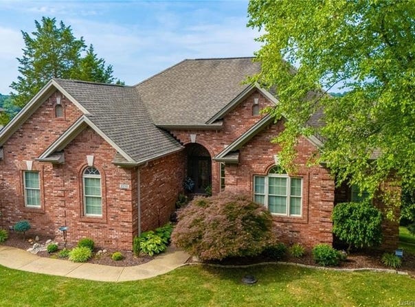 2210 Bedford Falls, Madison, IN 47250