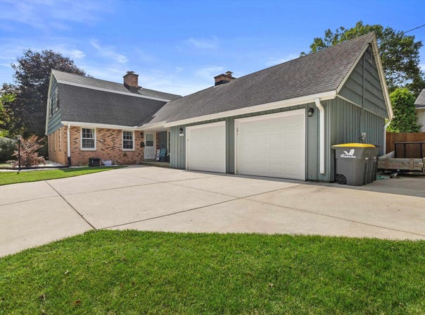 735 E Wabash Avenue, Waukesha, WI 53186
