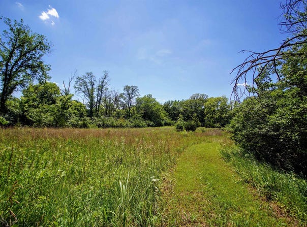 247 SE Croco RD, Topeka, KS 66607