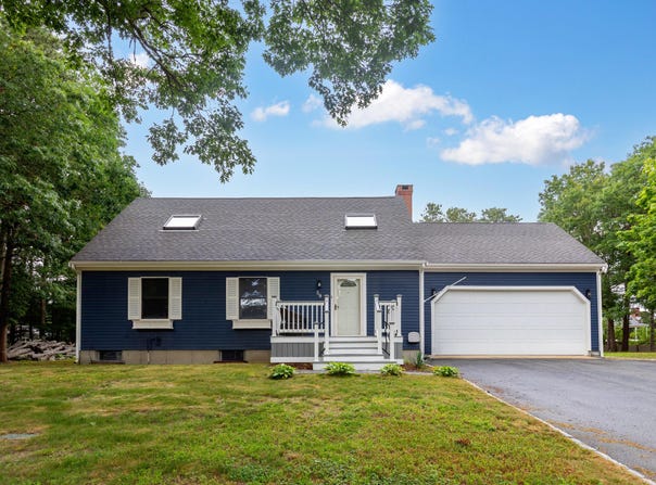 58 Carl Landi Circle, Waquoit, MA 02536