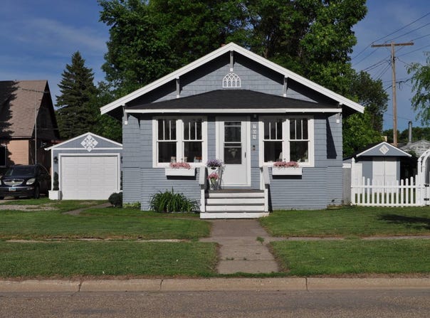 705 11th NE St, Cooperstown, ND 58425