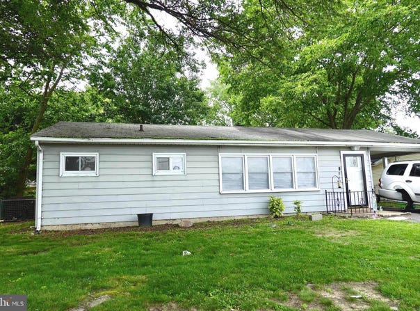 1466 S GOVERNORS AVENUE, DOVER, DE 19904