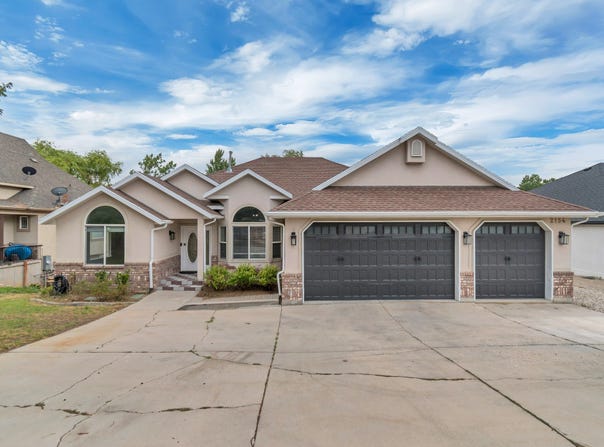 2154 E WASATCH Blvd, Sandy, UT 84092