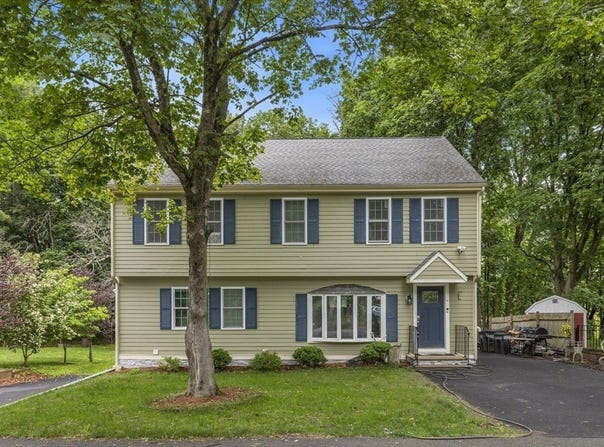 18-1/2 Cannon Hill Ave, Groveland, MA 01834