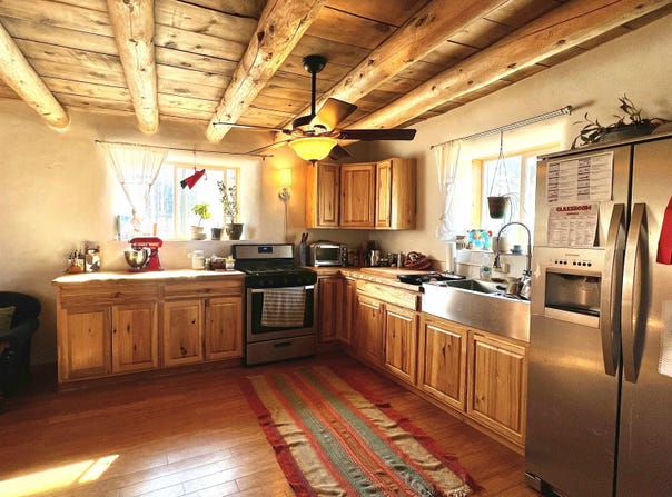804 Camino Anglada, Taos, NM 87571-6675