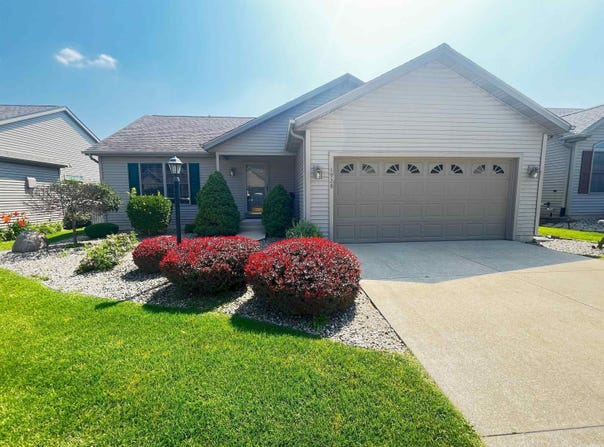 1928 Tea Rose Lane, Mishawaka, IN 46544