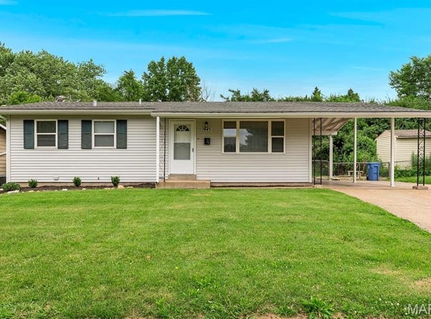 1945 Tahoe Drive, Florissant, MO 63031
