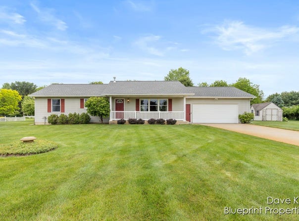 2207 Rozell Drive, Middleville, MI 49333