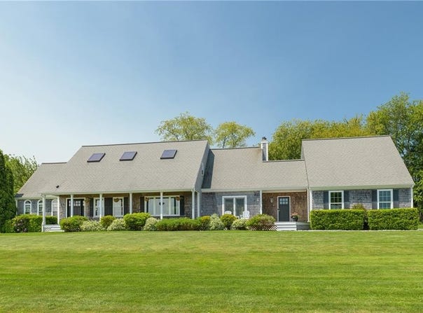 15 Roger Williams Court, Portsmouth, RI 02871