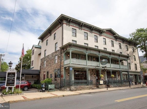 32 BRIDGE STREET, LAMBERTVILLE, NJ 08530