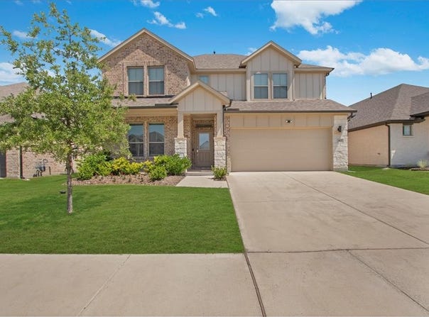367 Oak Creek Drive, Lavon, TX 75166