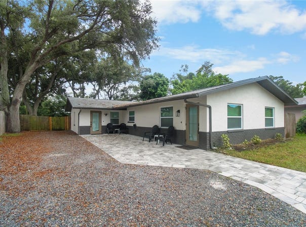 3050 MEADOW LAKE Avenue, LARGO, FL 33771