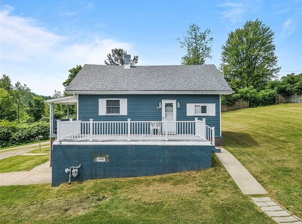 100 Eleanor St, Smith, PA 15054
