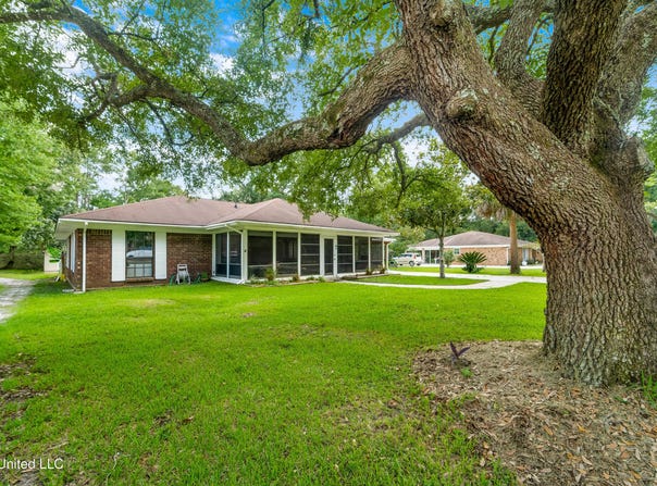 2513 Fairley Road, Gautier, MS 39553