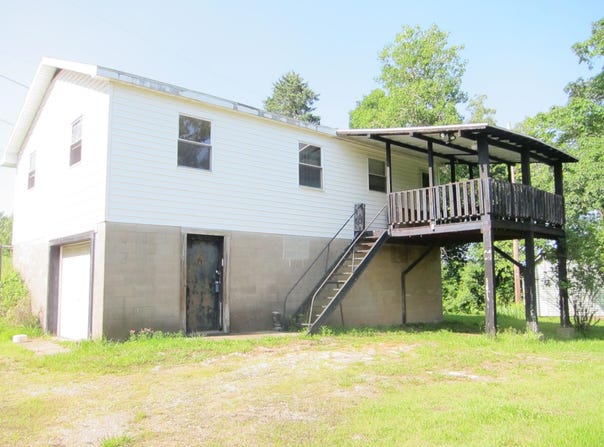 4825 Doss Hill Road, BARBOURSVILLE, WV 25504