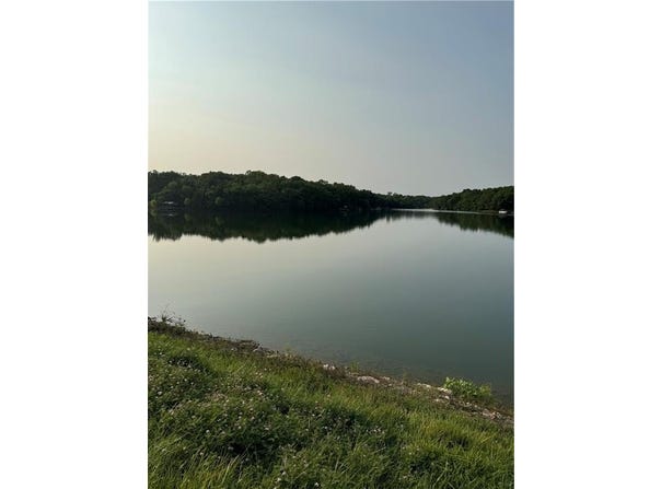 50 NE Lakeside Drive, Lacygne, KS 66040