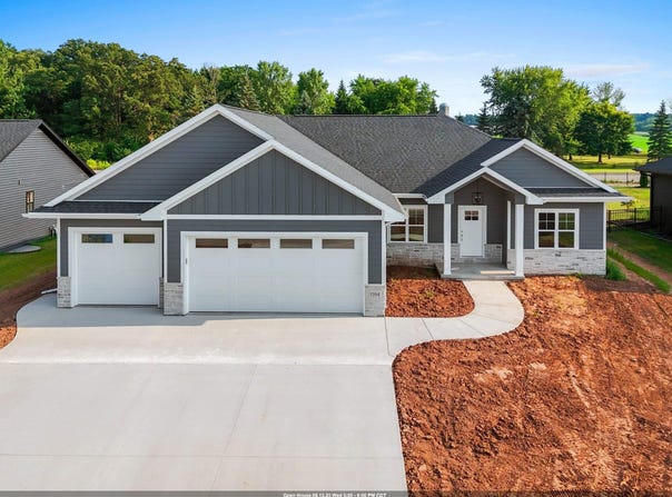1594 PRAIRIE CLOVER Court, GREEN BAY, WI 54311
