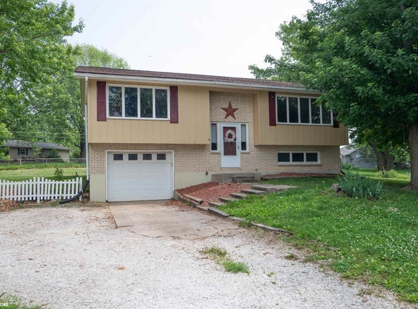 420 Orleans Court, Warsaw, IL 62379
