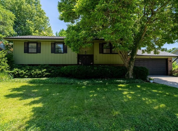 218 Cambridge Drive, Normal, IL 61761