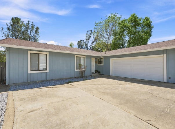 2579 Velia Street, Redding, CA 96002