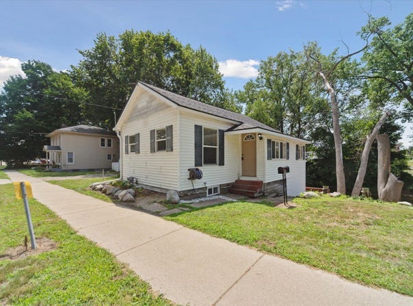 222 E Mill Street, Hastings, MI 49058