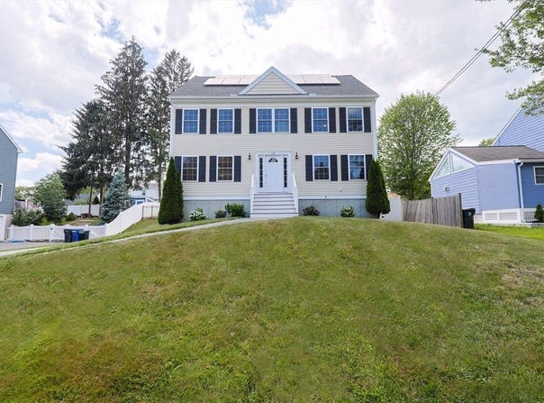 136 Pilgrim Rd, Haverhill, MA 01832