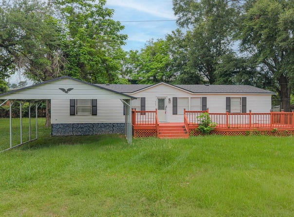 435 Menefee St, Tatum, TX 75691