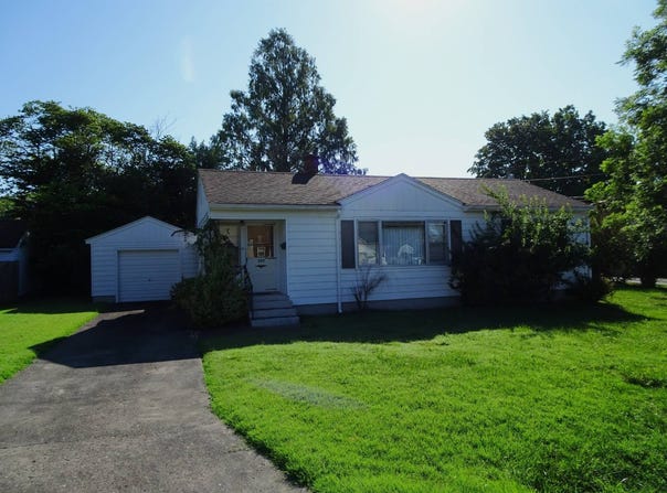 308 Seventh St., Carmi, IL 62821