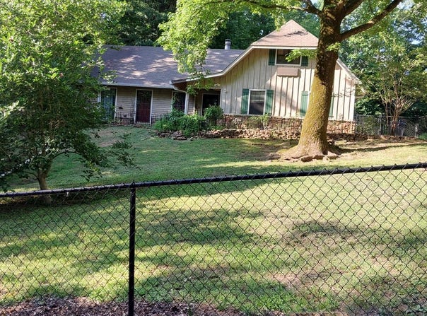 26 Holiday Hills Drive, West Helena, AR 72342