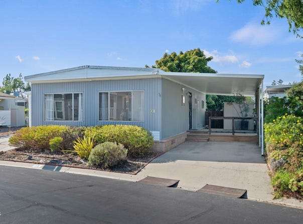 15 Chaucer Lane, Ventura, CA 93003