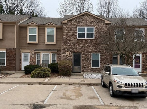 727 SW Liggett Road, Blue Springs, MO 64015