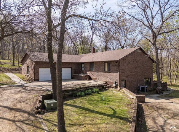 2057 E 1400 Road, Lawrence, KS 66044