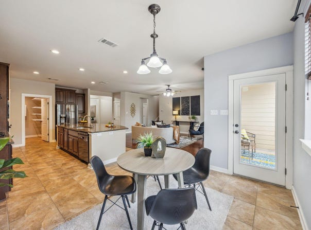 323 S Rosemary HOLW, Buda, TX 78610