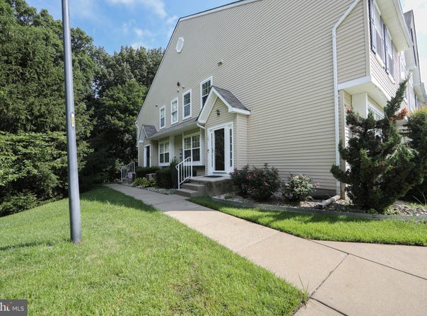 1801 BEACON HILL DRIVE, SICKLERVILLE, NJ 08081