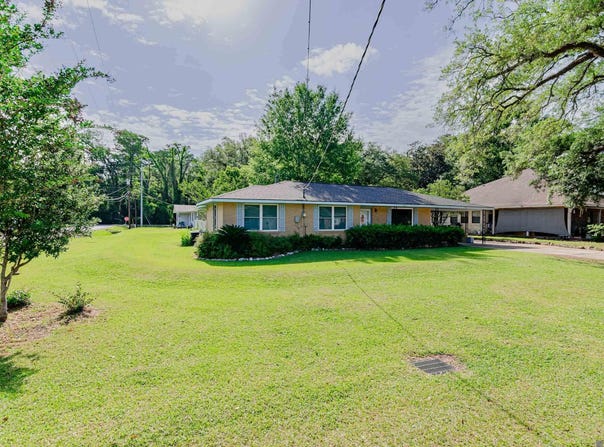 930 N Janice Ave, Gonzales, LA 70737
