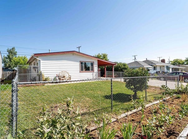 1106 Leisher Rd, Cheyenne, WY 82007