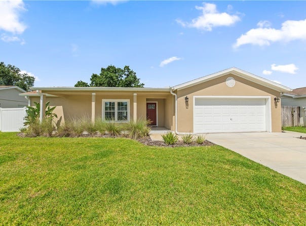 1003 Red Oak Circle, Out Of Area, FL 33511