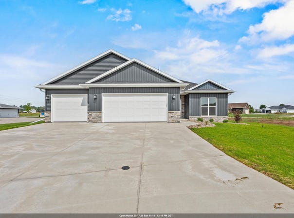 733 TAMBOUR Court, DE PERE, WI 54115
