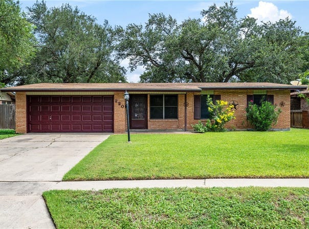 220 Carol Avenue, Kingsville, TX 78363