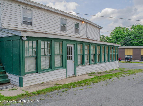 1620 Columbia Turnpike, Castleton-on-Hudson, NY 12023