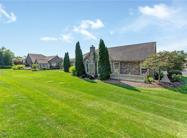 276 Sandover Drive, Aurora, OH 44202