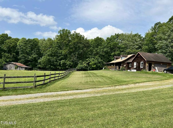 12615 Star Branch Road, Coeburn, VA 24230