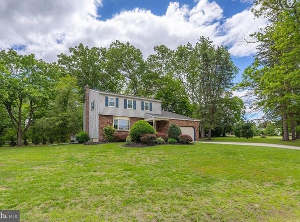 6 MARINO DRIVE, CLARKSBORO, NJ 08020