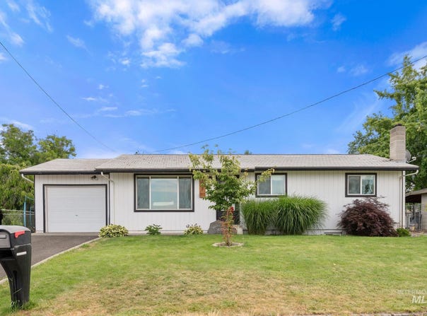 3607 12th St, Lewiston, ID 83501