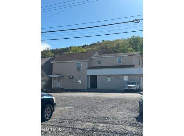 2754 Everett Road, East Freedom, PA 16637