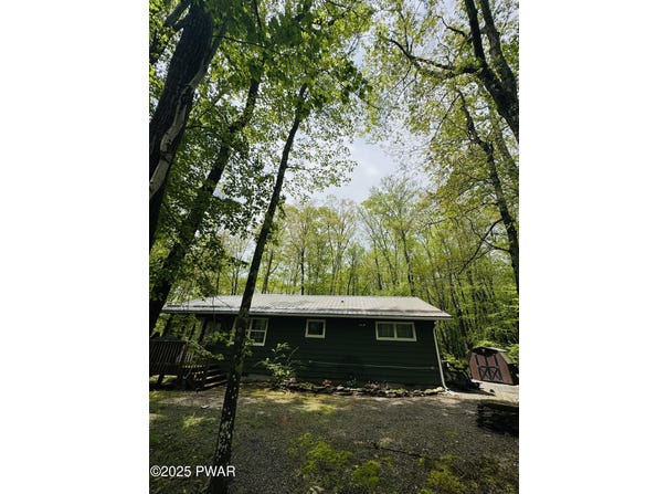 807 Woodland Court, Lords Valley, PA 18428